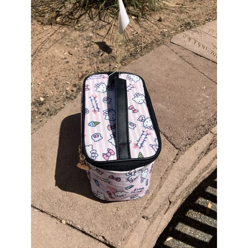 NWT Sanrio Hello Kitty Ice Cream Cupcake Cosmetic Train Case Travel 8” 2 Charms